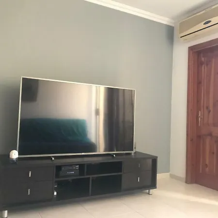 3 Bed , 2min Walk To Bay 아파트 멜리에하